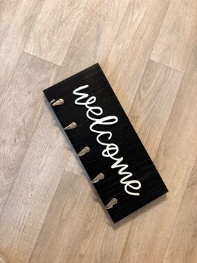 Welcome Key Holder Sign - Black & White